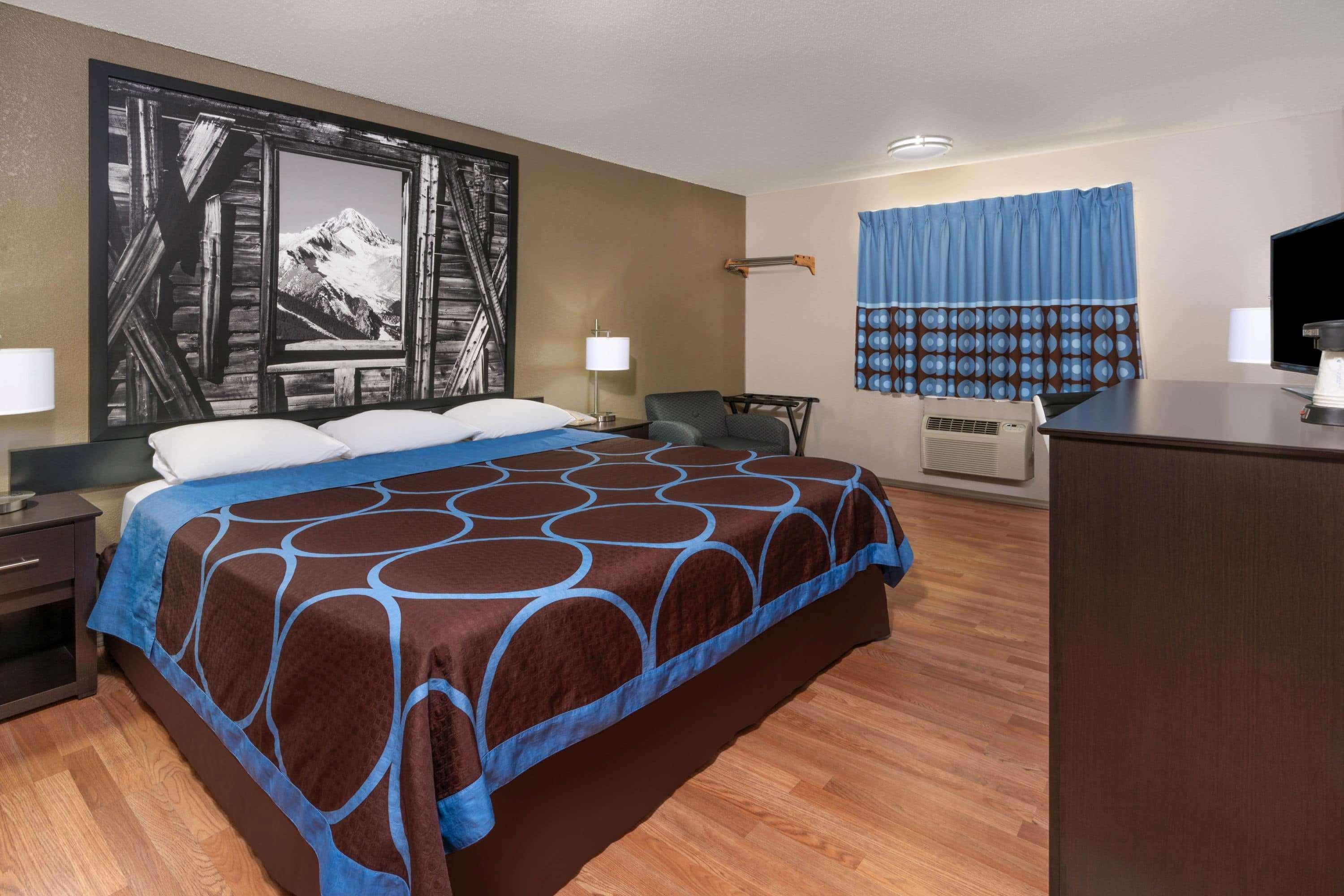Motel Super 8 By Wyndham Cortez/mesa Area Cortez