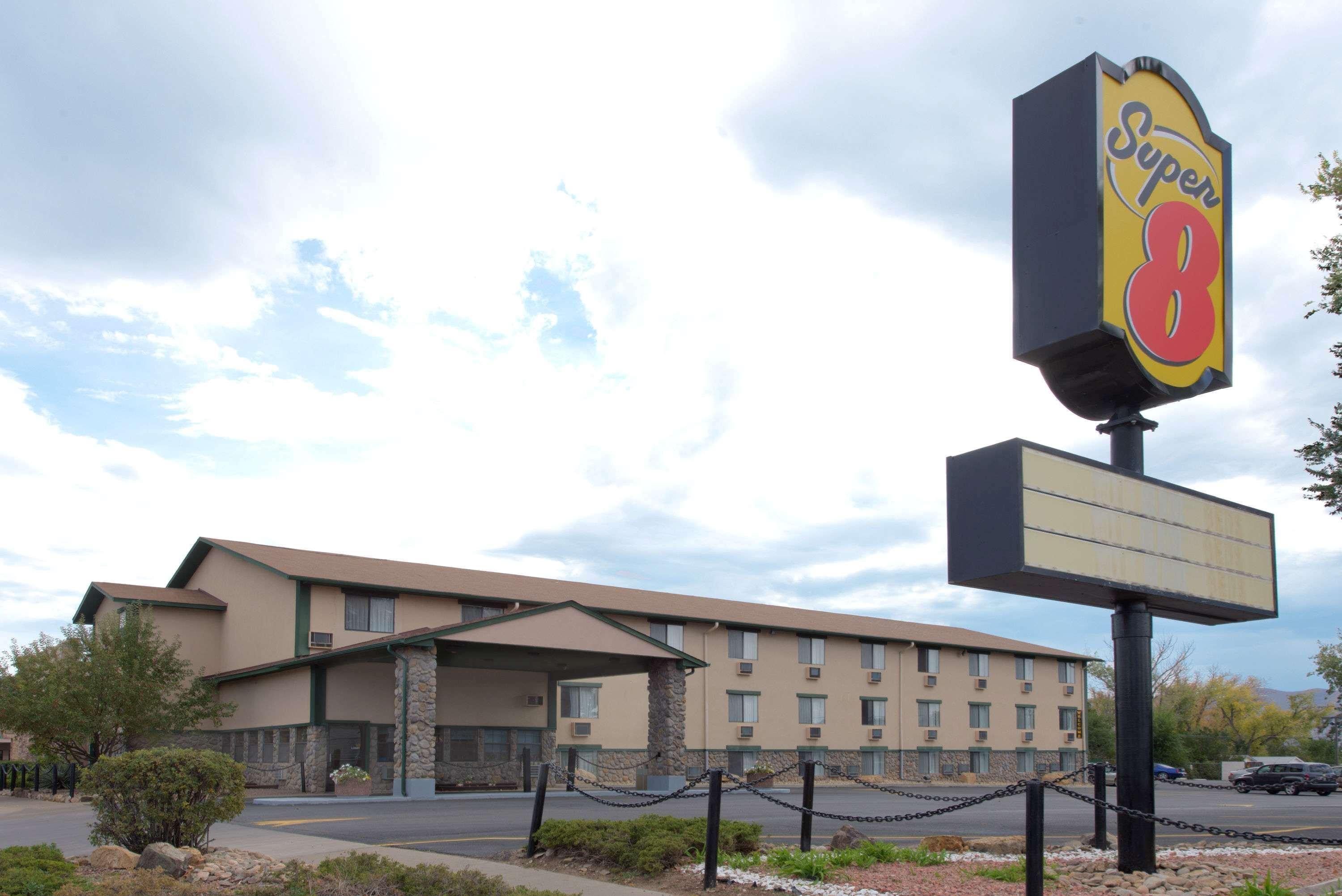 Super 8 By Wyndham Cortez/mesa Area