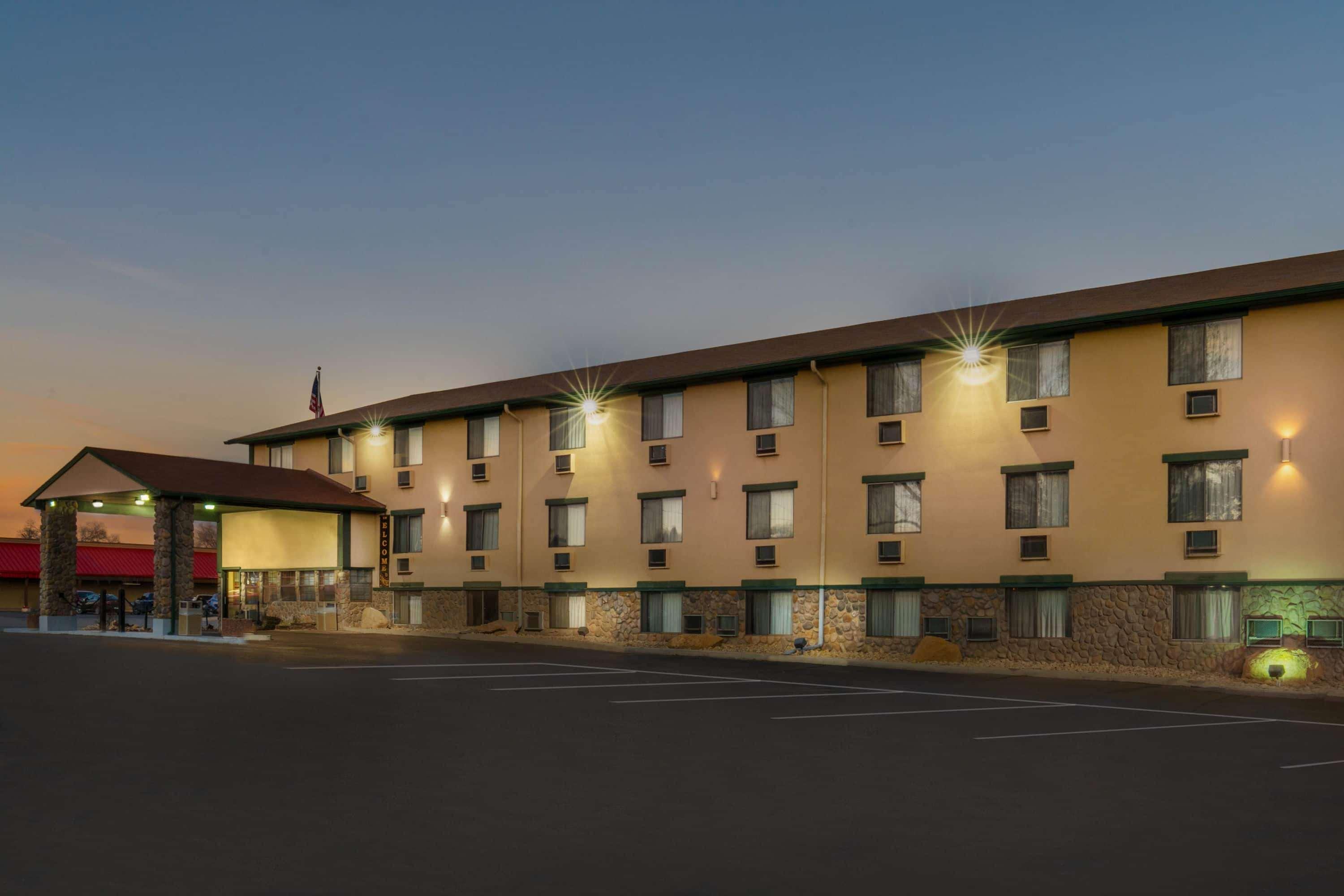 Super 8 By Wyndham Cortez/mesa Area Motel Cortez