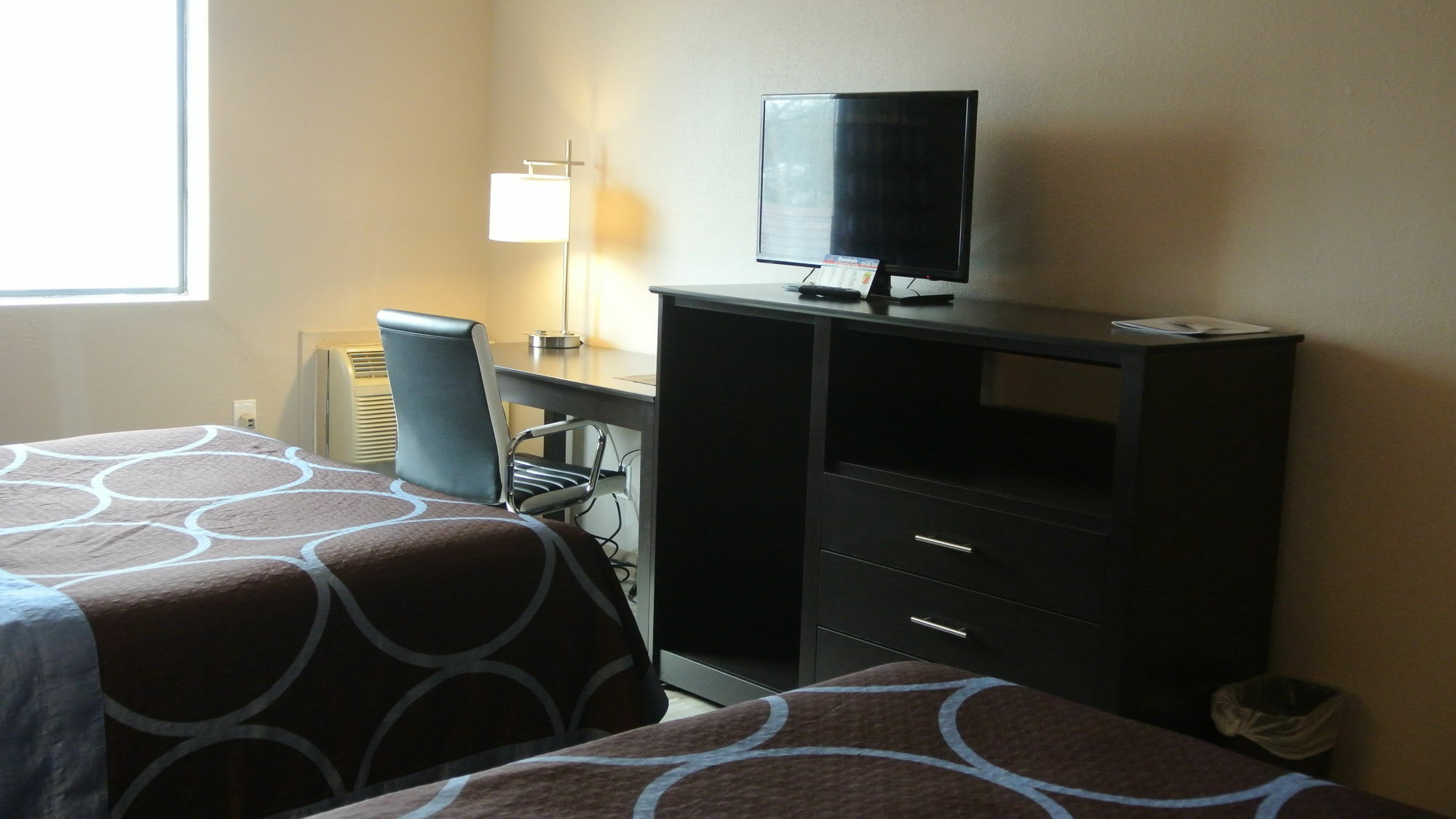 Super 8 By Wyndham Cortez/mesa Area Motel