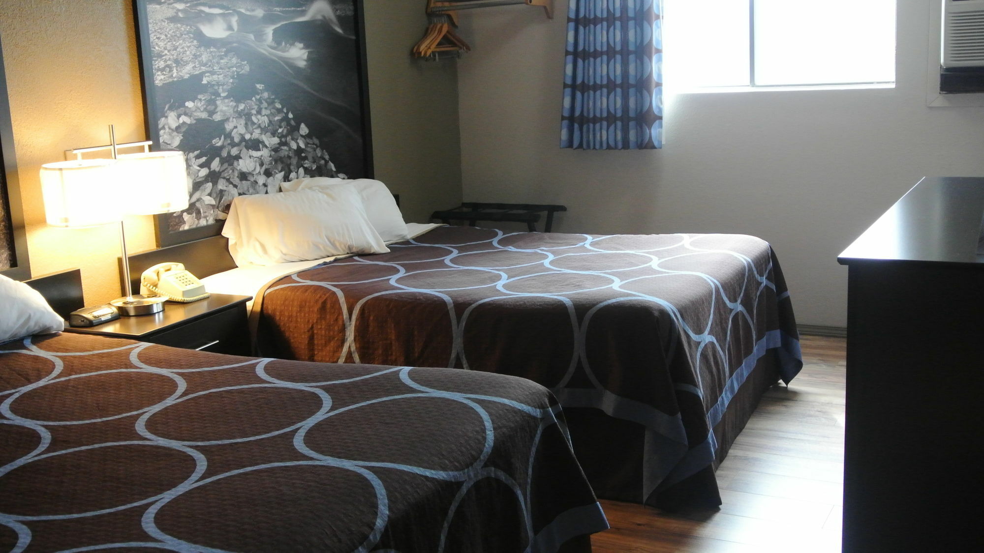 Motel Super 8 By Wyndham Cortez/mesa Area Cortez